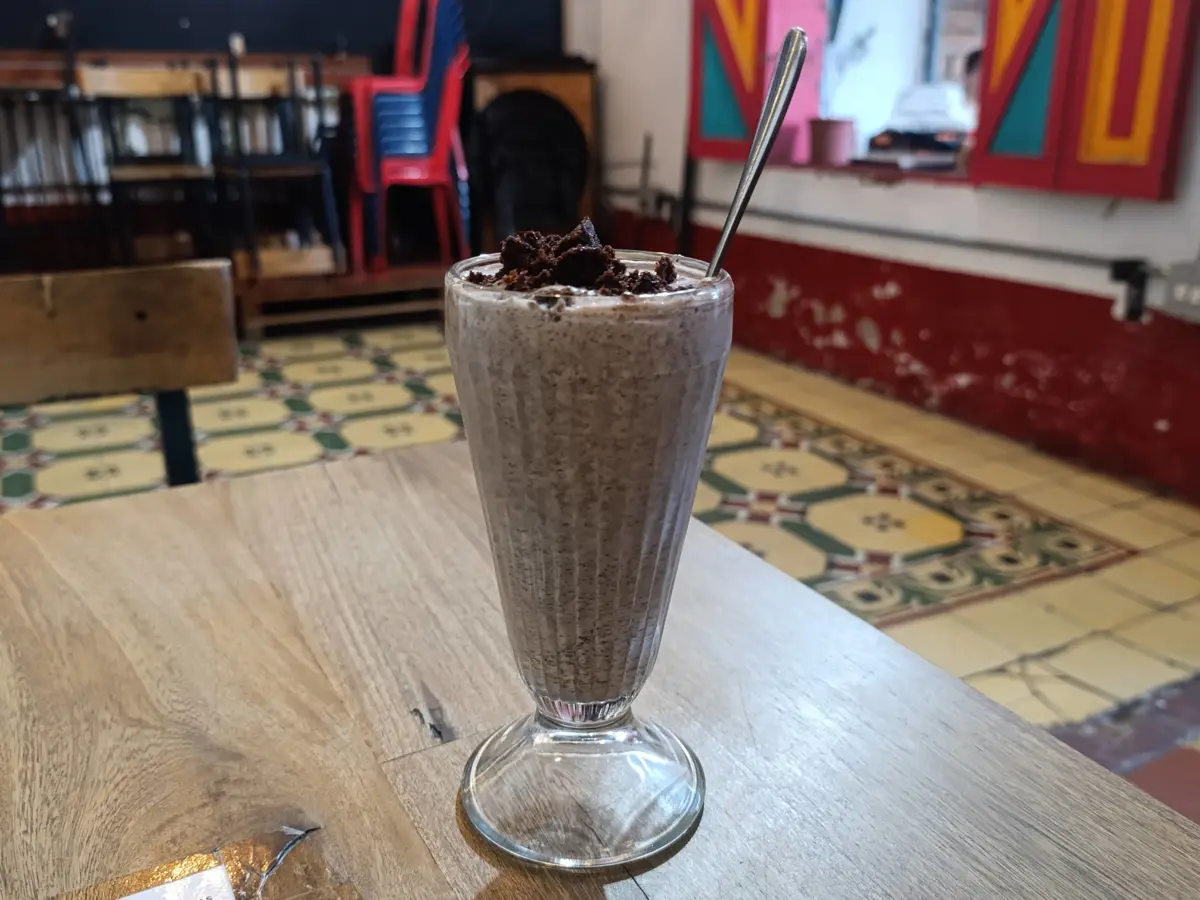 Malteada de torta de chocolate